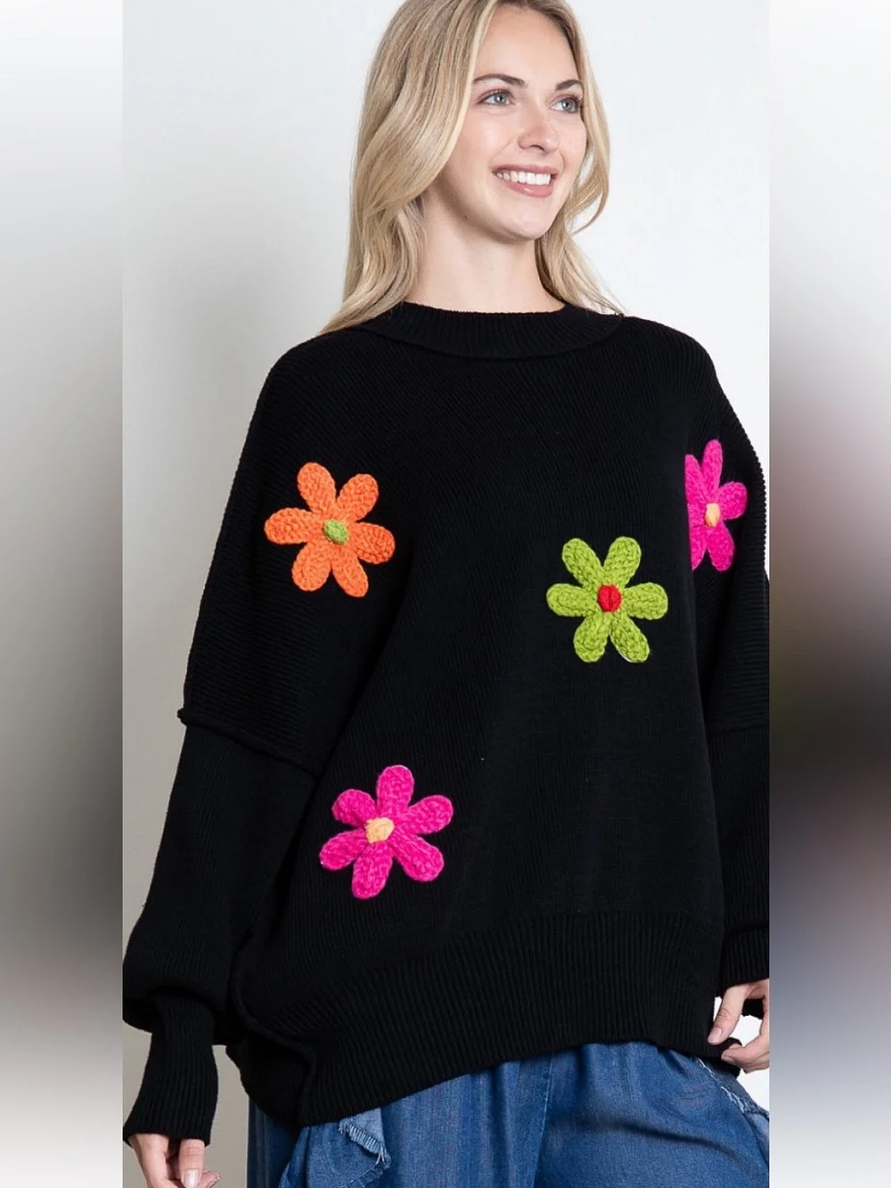144 ❤️ BLUEVELVET floral black sweater